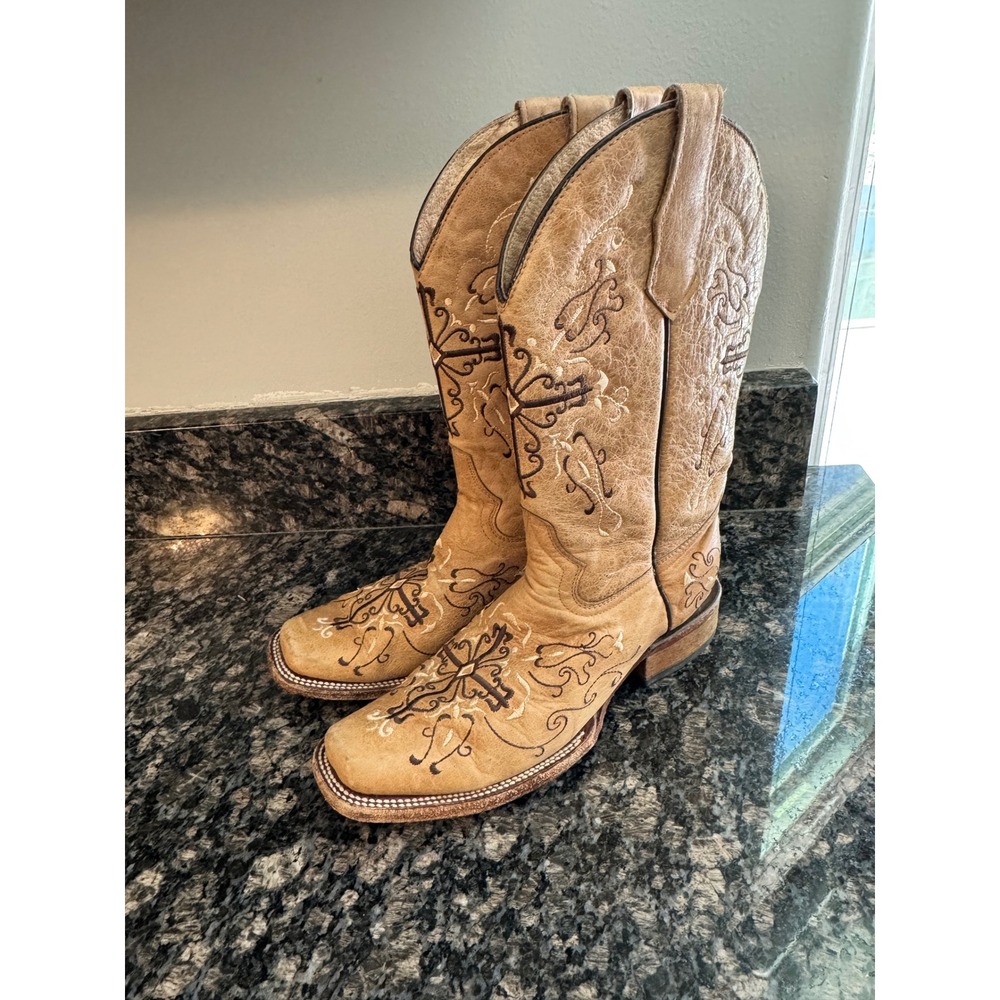 Circle G Women Distressed Tan Leather Cross Square Toe Western Boots 9.5
